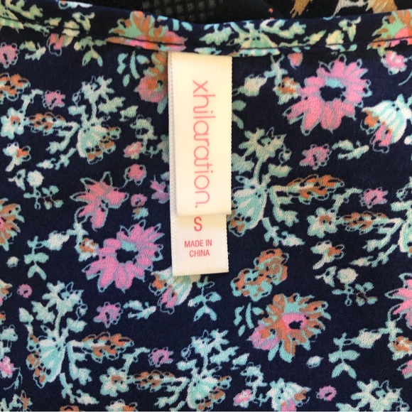 XHILARATION women’s cold shoulder blouse - Picture 7 of 7